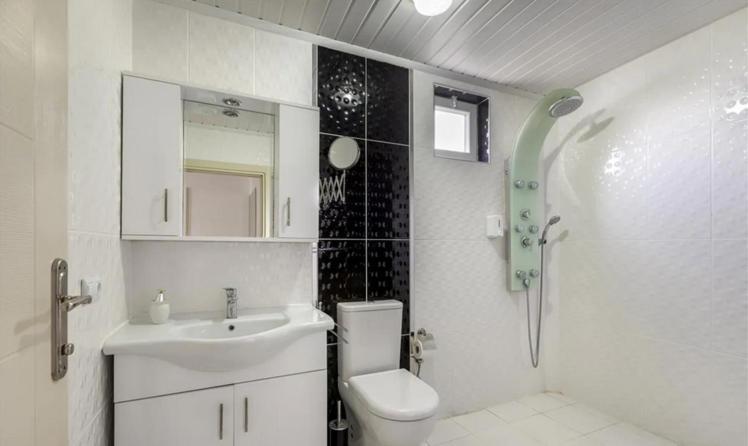 Flora Pansiyon Çıralı Daire Kemer Dış mekan fotoğraf